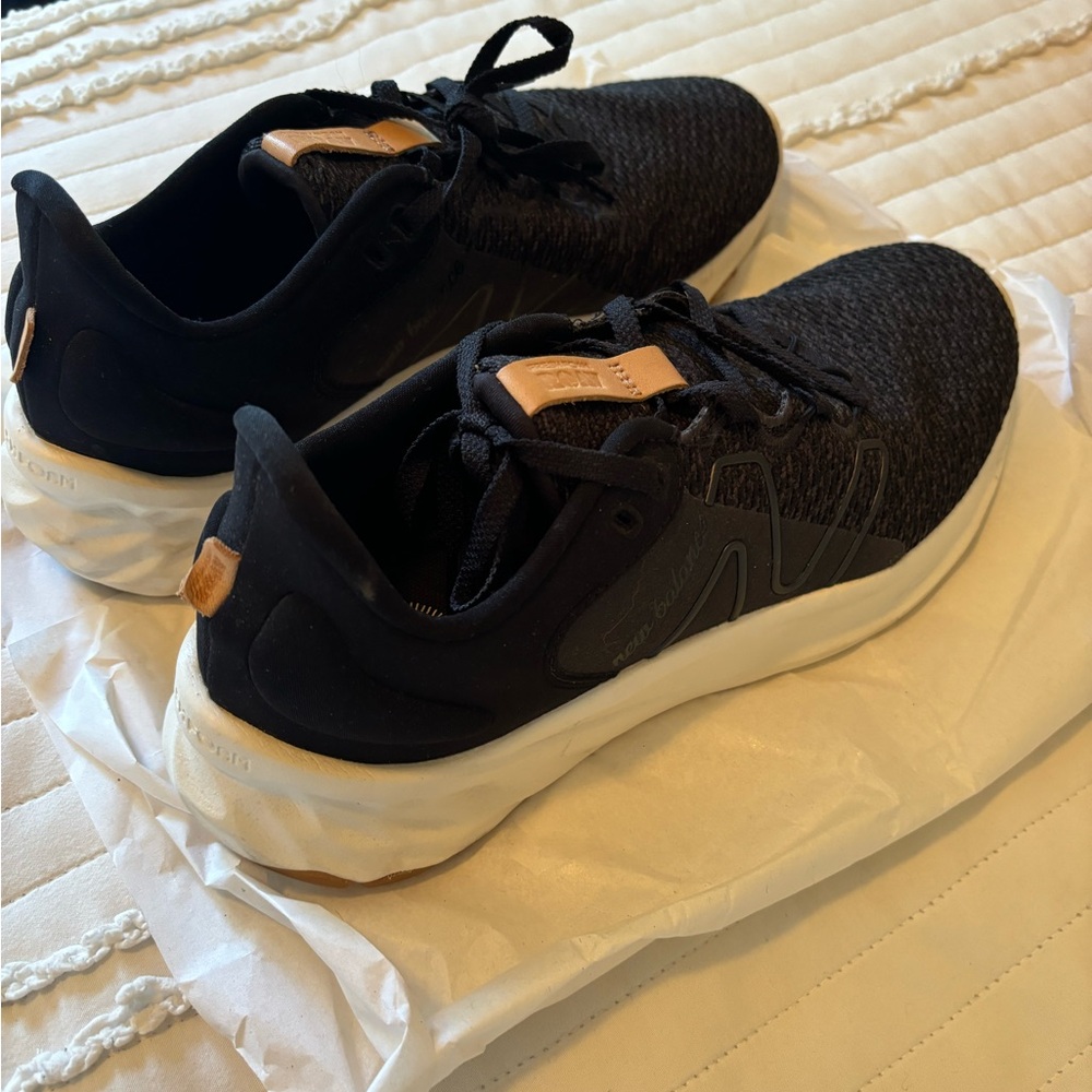 Black New Balance Fresh Foam Roav